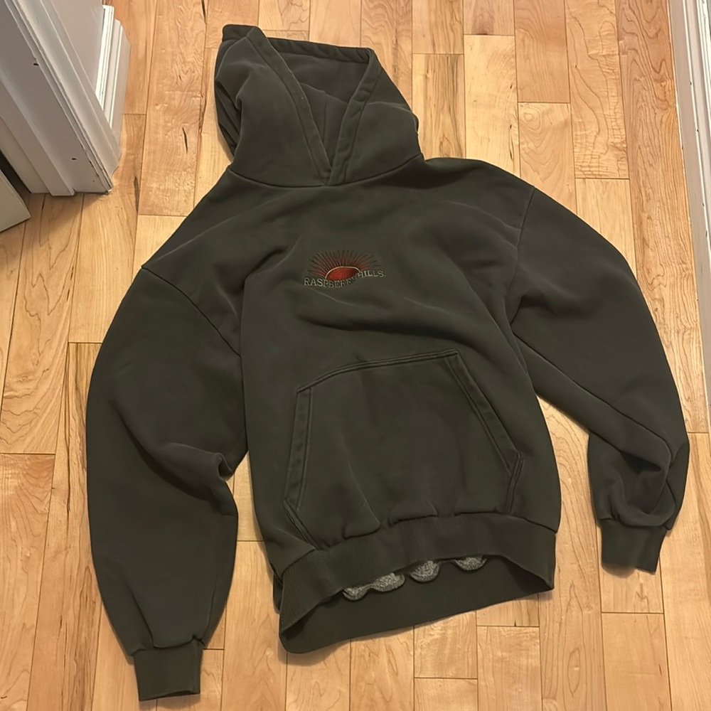 Raspberry hills Sun hoodie
